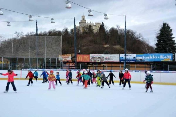 Na Hluboké začala proměna Kuki arény: nový krytý zimní stadion má stát do roku 2027