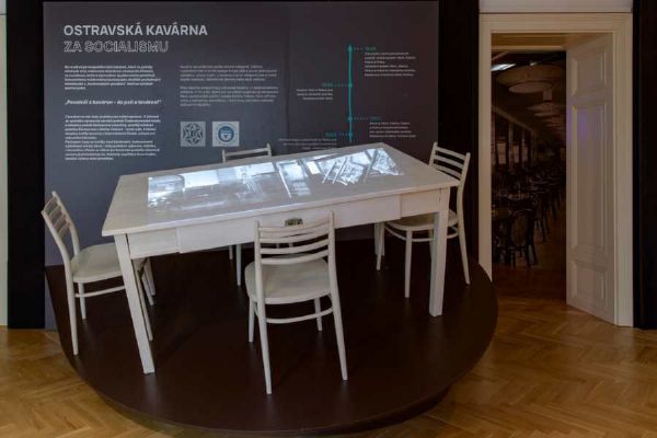 Objevte historii ostravských kaváren: Výstava, která oživuje kulturní ducha!