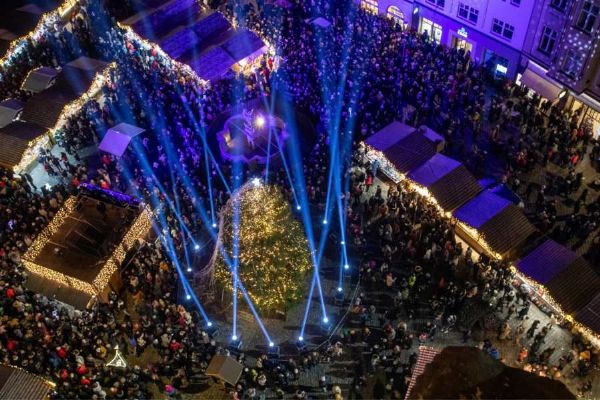 Olomoucké vánoční trhy 2025: novinky pro autisty a rozšíření na náplavku Moravy