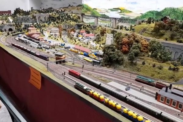 Plzeňští modeláři slaví 70 let - otevřou unikátní modelové kolejiště veřejnosti