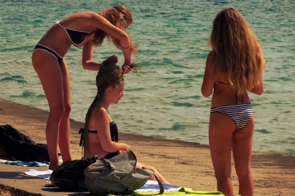 Přichází vlna veder - {kraj} očekává až 34 °C, hrozí požáry