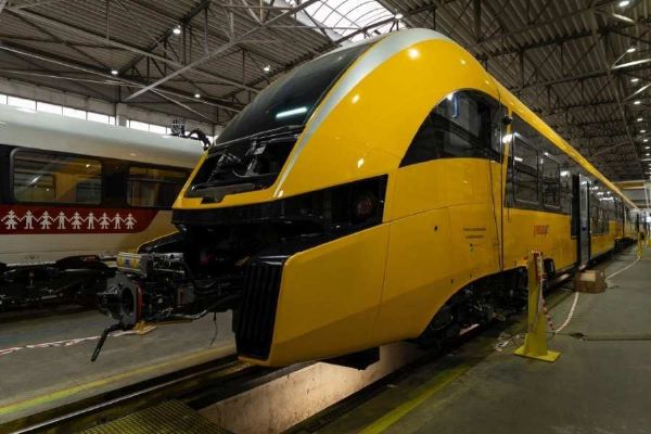 RegioJet nasadí na linku R9 osmnáct nových jednotek Pesa s rychlostí až 200 km/h