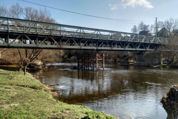 Rekonstrukce mostu v Kamenném Přívoze pokračuje. Omezení potrvají do května 2027, linka 332 je rozdělena
