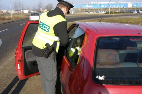 Speciální dopravní akce odhalila 9 opilých řidičů, e-koloběžka 2,5‰