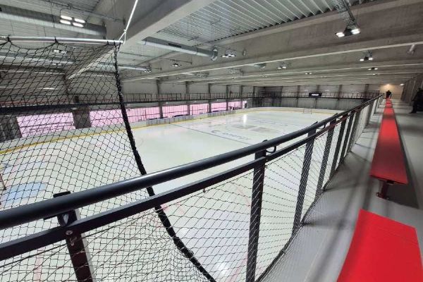 Tábor otevřel novou ledovou halu upravenou i pro parahokej