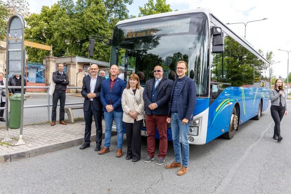 Tachovsko slaví návrat spojení do Bavorska. Nová linka už vozí cestující až do Tirschenreuthu