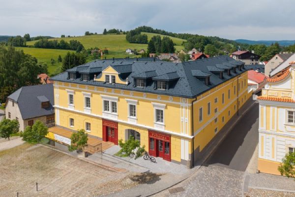 Tři Stavby roku Plzeňského kraje - uspěla škola v Holýšově i proměny historických domů