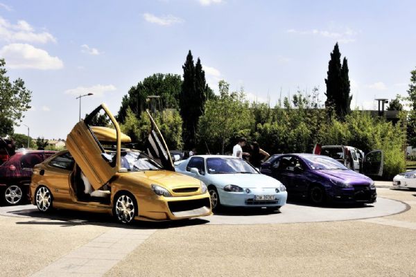 Tuningový sraz v Plzni skončil desítkami přestupků. Jeden řidič nadýchal přes tři promile