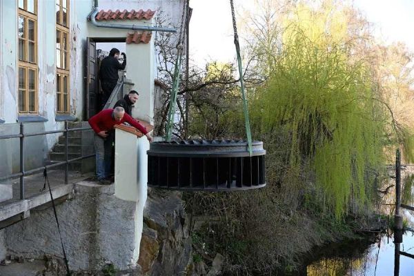 Turbíny se vracejí do Křižíkovy elektrárny, Písek obnoví výrobu elektřiny v květnu