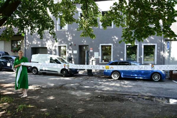 V Českých Budějovicích otevřeli zrekonstruované chráněné bydlení v Tyršově sadu. Nově nabízí 12 míst a bezbariérový byt