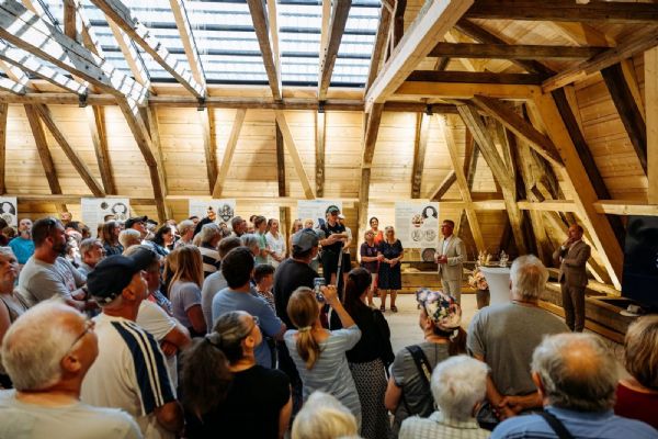 Zámek Nekmíř otevřel podkroví s průsvitnou střechou, která zvenku vypadá historicky
