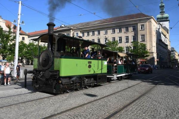 Brno ožije dopravní historií. Do ulic vyjedou historické tramvaje, autobusy i parní vlak