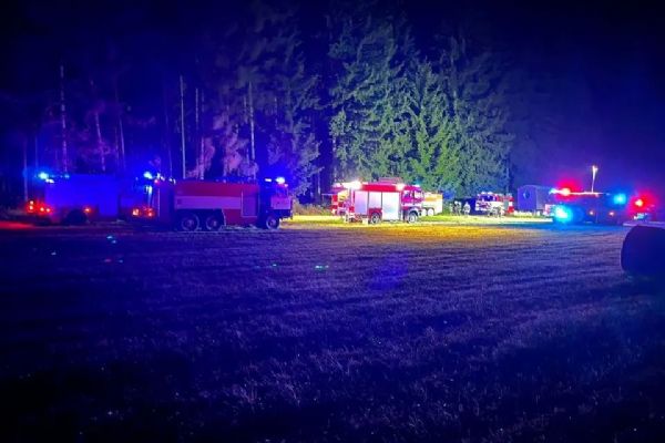 Hasiči znají příčinu požáru u Vidžína. Strom spadl do elektrického vedení