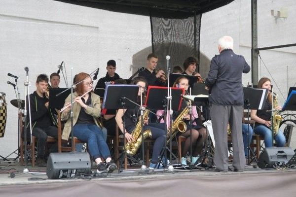 Jazzový Big Band ZUŠ Liberec rozezní nádvoří Paláce Liebieg