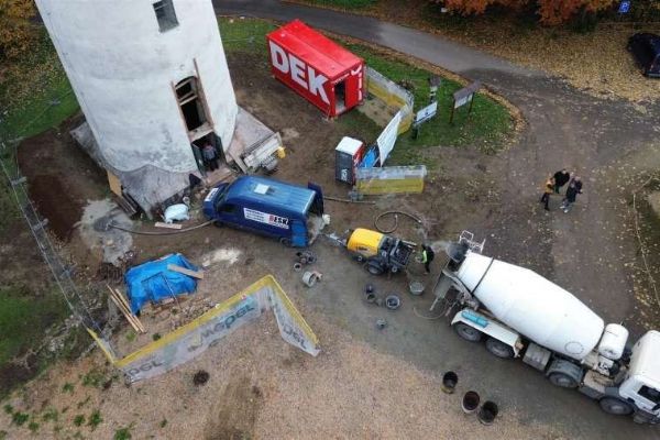 Libínská rozhledna: rekonstrukce pokračuje, přibude i prosklený portál