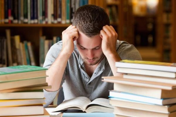 Maturity jdou v Plzni do finále. Studenty čekají ústní zkoušky, komise i losování otázek