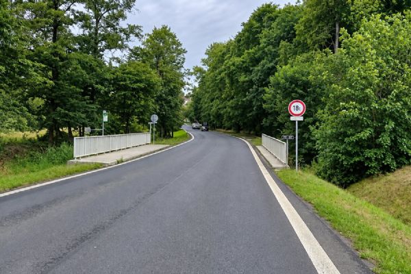 Od pondělí se na dlouhé měsíce uzavřou Hořehledy. Rekonstrukce silnice I/19 potrvá až do léta 2027
