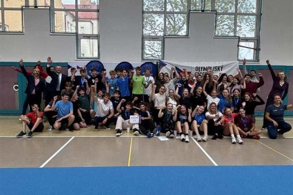 Olympijský víceboj na Vysočině: děti soutěžily pod vedením Kašpárkové i Rohana