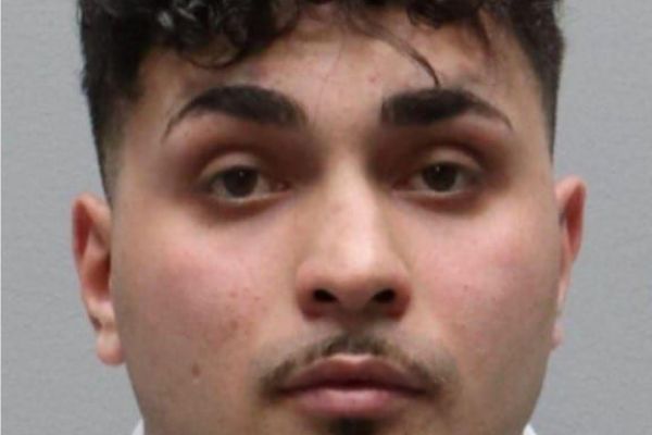 Pasov pátrá po uprchlíkovi od soudu. Nebezpečný muž může mířit do západních Čech