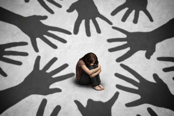 Plzeňský soud řeší znásilnění nezletilé na ubytovně