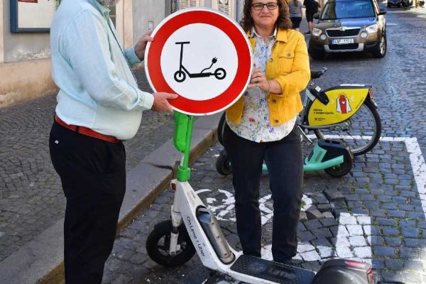 Praha připravuje zákaz sdílených elektrokoloběžek kvůli chaosu