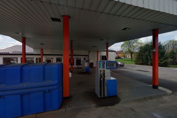 S řeznými ranami na penisu se připotácel na Tachovskou benzinu