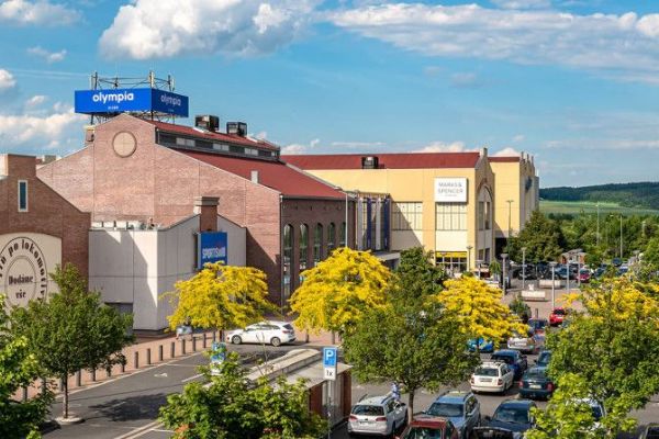 Střecha Olympia Plzeň se promění na obří elektrárnu