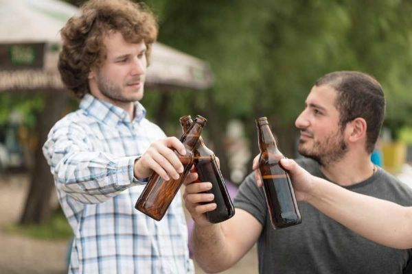 Tábor povoluje slabý alkohol na veřejnosti