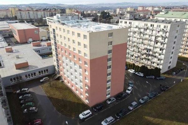 Třebíč otevřela zmodernizovaný domov mládeže SPŠ