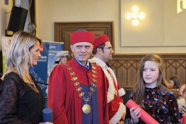 ZČU předala diplomy absolventům Dětské univerzity
