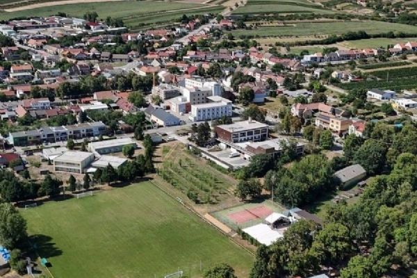 Čejč získala Zlatou stuhu i titul Vinařská obec Jihomoravského kraje, uspěla díky spolkům a tradičním sklepům