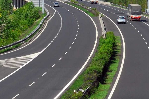 D4 mezi Pískem a Příbramí zrychlila dopravu, přinesla ale i tisíce přestupků