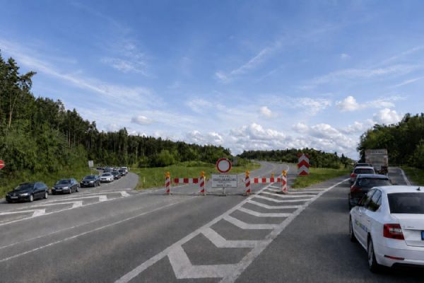 Další příjezd do Plzně čekají kolony. Obchvat Třemošné se na měsíce uzavře
