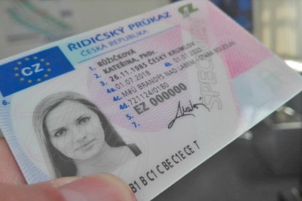 Do konce roku skončí platnost více než 284 tisíc řidičských průkazů. Nový lze vyzvednout i ve výdejním boxu