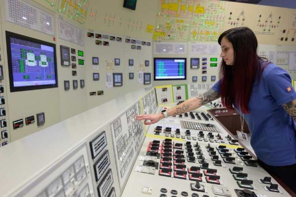 Dukovany mají na každém bloku ženskou operátorku