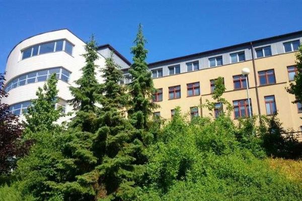 Hejtman Kraje Vysočina představuje plán na novou halu pro infekční odpad