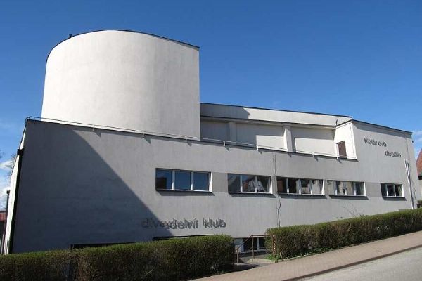 HROM do Police: Divadelní festival amatérů v Polici nad Metují láká na komedie i sci-fi