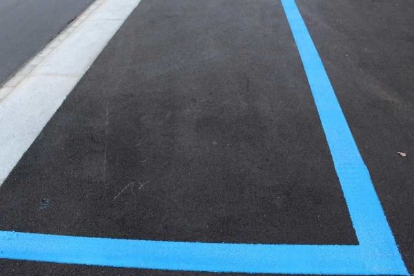 Jihlava: Obyvatelé bojují o parkovací místa na sídlišti Na Slunci