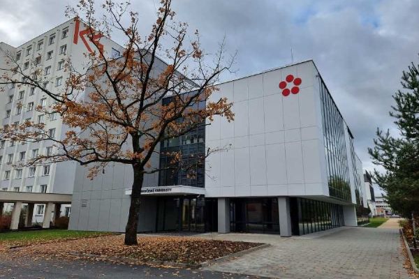 Jihočeská univerzita otevřela novou aulu s moderním televizním studiem