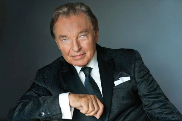 Karel Gott znovu ožije ve svém milovaném „Svaťáku“. Felix Slováček odhalí vzpomínky ze zákulisí