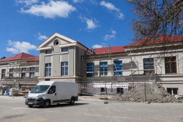 Kralovice mění bývalá kasárna. Děti získají nový Pohodáček s učebnami, dílnami i klubovnami