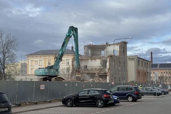 Nová Linecká v Budějovicích: přestavba bývalé nemocnice pokračuje podle plánu