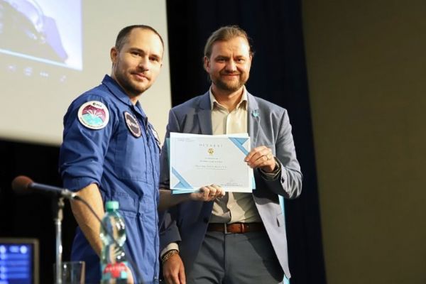 Ostravské chytré tričko připravené pro ISS: měření fyziologické zátěže astronautů