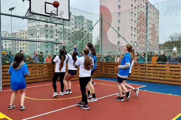 Plzeň investuje 12 milionů do školních hřišť