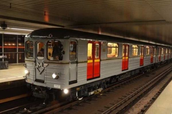 Praha omezí elektrokola a elektrokoloběžky v MHD kvůli bezpečnosti