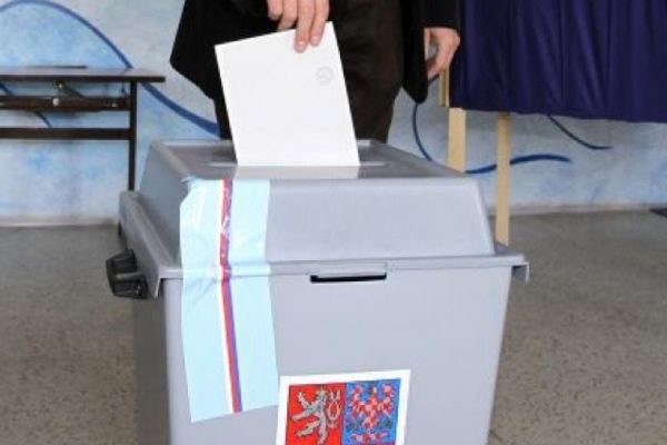 Referendum o krytém bazénu v Poděbradech nebylo platné, účast nedosáhla potřebného kvóra