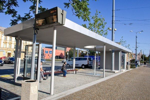 Sady Pětatřicátníků v centru Plzně proměněny. Nové stánky, více zeleně, billboardy pryč
