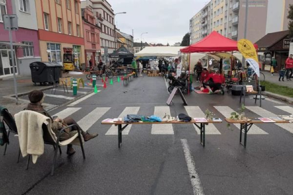 Sousedské slavnosti promění dvě místa v Plzni. Lákají na cirkus, hudbu, hry i swap