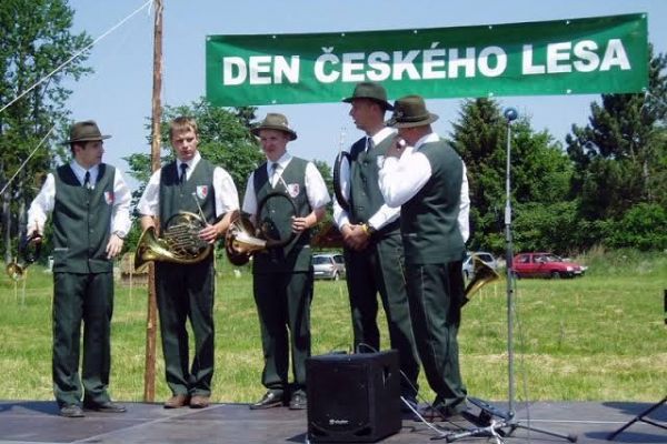 Tachov ožije Dnem Českého lesa. Minerálka nabídne koncerty, řezbáře i program pro děti