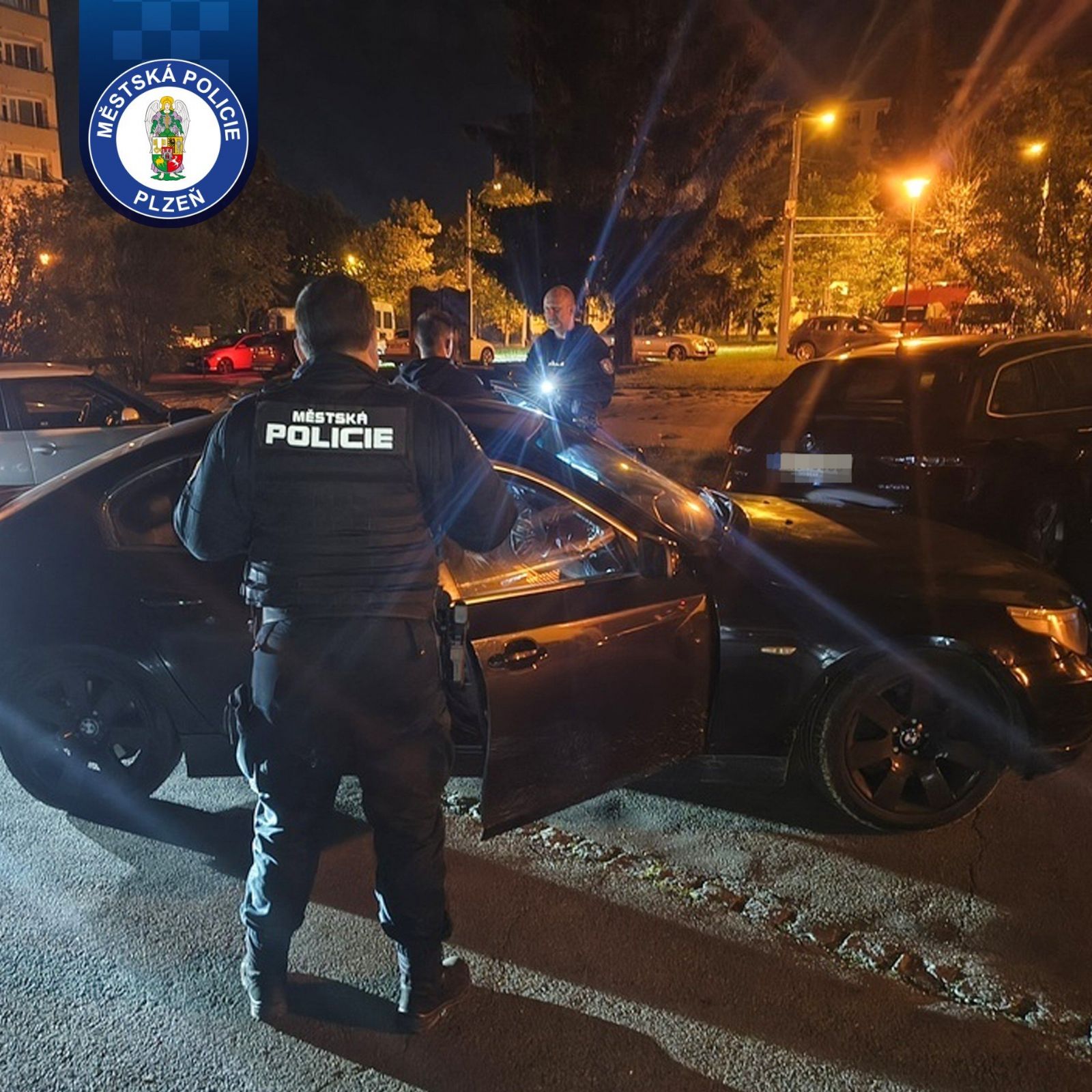 obrázek: V Plzni na Borech zadrželi muže v BMW potřetí za 17 dní. Jezdí bez řidičáku a pod vlivem